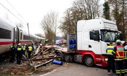 Hamburg’da tren kazasında bir kişi öldü, 25 kişi yaralandı