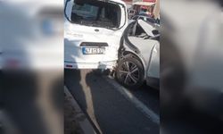 Mardin’de 3 araç zincirleme kazaya karıştı