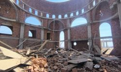 Mardin’de çöken cami inşaat iskelesinde 2 işçi ağır yaralandı 