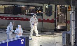 Almanya’da tren istasyonunda bıçaklı saldırı: 12 yaralı