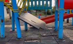 Bingöl'ün Genç ilçesindeki park bakımsızlıktan tehlike saçıyor