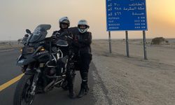 Bir mehir, bir yolculuk: Motorla umreye giden çiftin hikâyesi