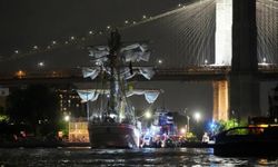 Brooklyn Köprüsü'ne gemi çarptı: 2 ölü, 17 yaralı