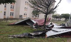 İç kesimlerde fırtına uyarısı: Çatı uçması ve ağaç devrilmesine dikkat