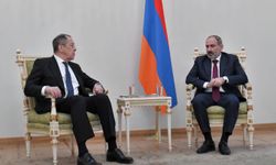 Lavrov: Önce ateşkesin sağlanması gerektiği yaklaşımını reddediyoruz