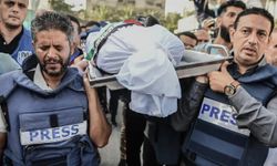 Nisan ayında Gazze ve Batı Şeria’da 80 gazeteciye saldırı