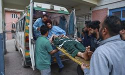 Pakistan’ı fırtına ve dolu vurdu: 3 can kaybı