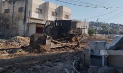 Tulkerem kuşatma altında, binlerce aile yerinden edildi