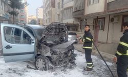 Siirt’te park halindeki LPG'li araç alev aldı
