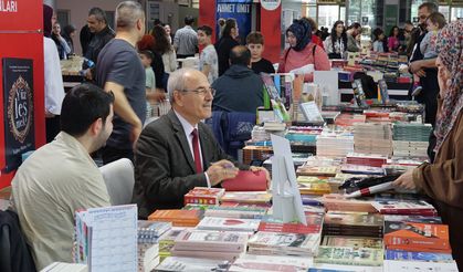 Yazarlar: Kitap sevgisi evde ve okulda başlar