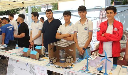 Cizre’de öğrenciler “Geleceğin Dâhileri Bilim Projesi”nde yarıştı