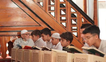 15 ayda hafız oldular, 5 vakitte hatmettiler