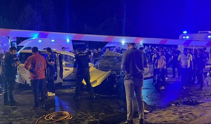 Gaziantep'te 5 kişinin hayatını kaybettiği kaza güvenlik kamerasına yansıdı