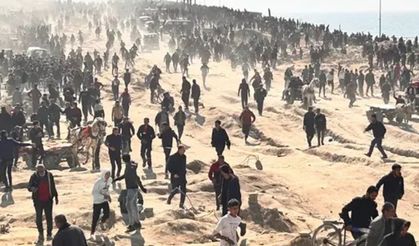 Siyonist rejim açlıktan kırılan Filistinlileri bir kez daha hedef aldı: 3 şehit, 35 yaralı