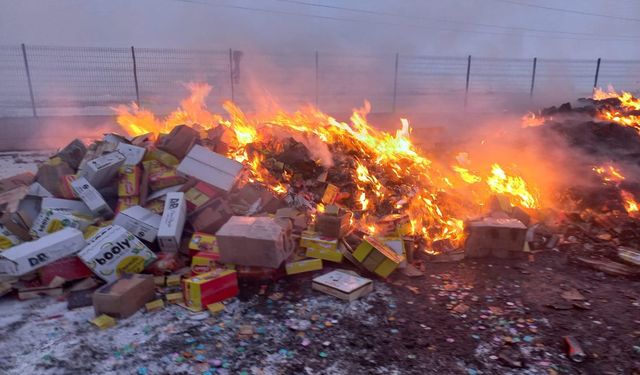 Ağrı'da son tüketim tarihi geçen 23 kamyon gıda imha edildi