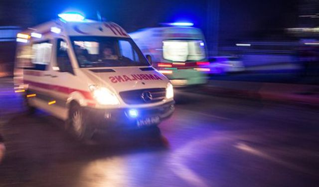 Ambulans ile otomobil çarpıştı: 7 yaralı