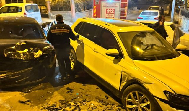 Batman'da maddi hasarlı trafik kazası