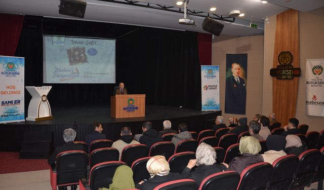 "Düşünce dünyamızın mimarları" konferanslar serisinde İmam Şafii anlatıldı