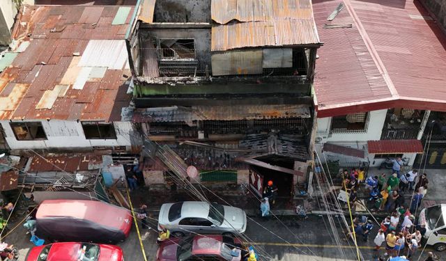 Filipinler'de yangın: 8 kişi hayatını kaybetti