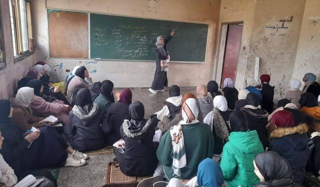 Gazze’de zorluklara rağmen yeni eğitim yılı başladı