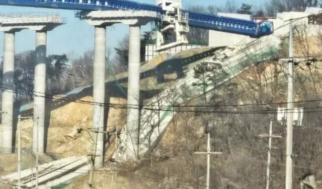 Güney Kore’de inşaat halindeki otoyol köprüsü çöktü: 3 ölü, 5 yaralı