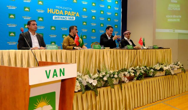 HÜDA PAR Van'da "Anadilimi seçiyorum" paneli düzenledi