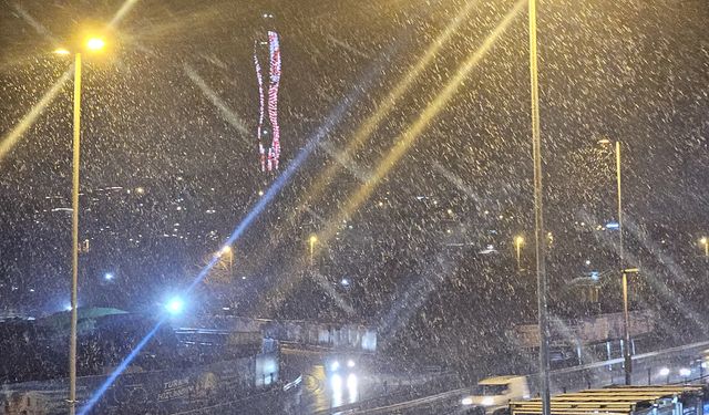 İstanbul'da kar yağışı etkili oluyor