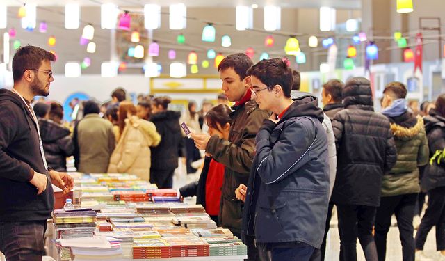 Kitap fuarına katılan yayıncılardan etkinliklerin artırılması çağrısı