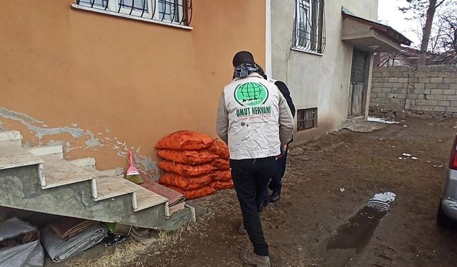 Umut Kervanı'ndan Erciş’te ihtiyaç sahibi aileye yardım 