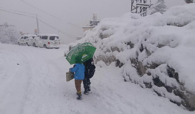 Valilik duyurdu! İki ilçede taşımalı eğitime kar engeli