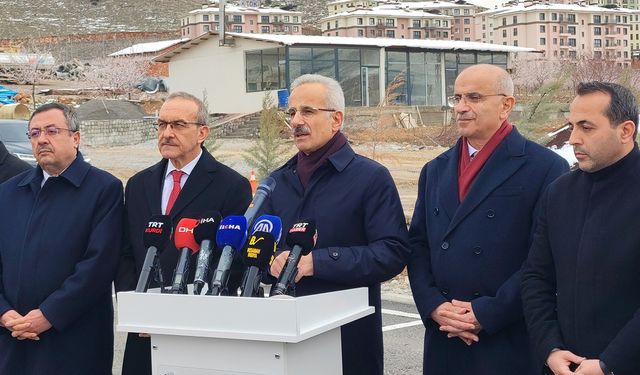 Bakan Uraloğlu: Deprem bölgesinde konut ve altyapı çalışmaları hızla tamamlanıyor