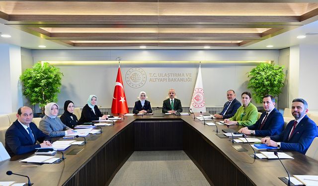 Bakanlar Göktaş ve Uraloğlu'ndan çocukların dijital güvenliği için toplantı