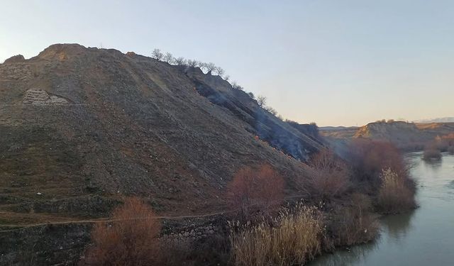 Bingöl Sebeterias Kalesi'nde yangın 