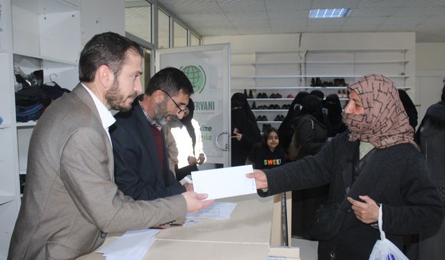 Elazığ Umut Kervanı’ndan Ramazan yardımları devam ediyor