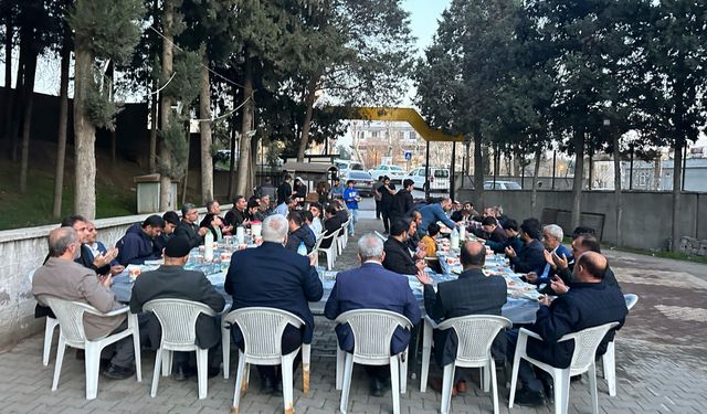 HÜDA PAR Kahramanmaraş İl Başkanlığı iftar programı düzenledi