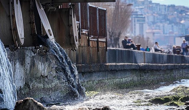 İzmir’de çevreyi kasten kirletme iddiasına soruşturma