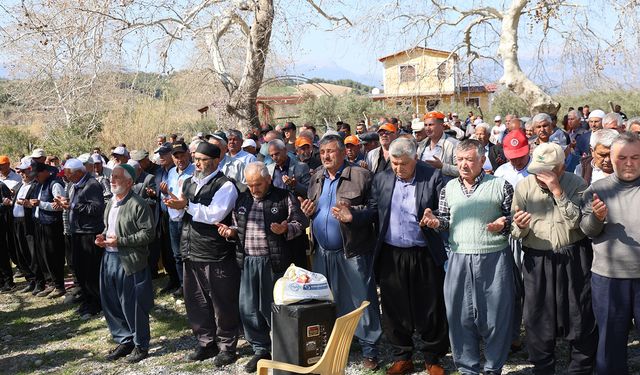 Kuraklık endişesi nedeniyle mahalleli yağmur duasına çıktı