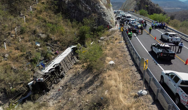 Meksika'da otobüs kazası: 18 ölü, 29 yaralı