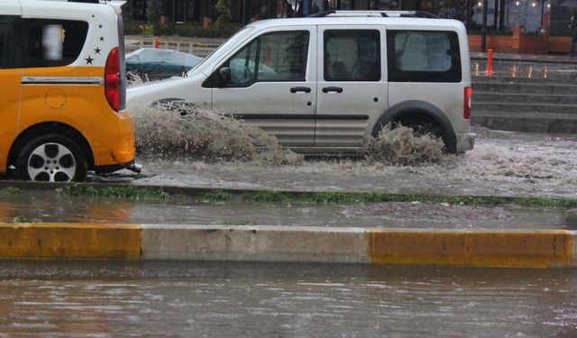 Meteorolojiden 7 kente sağanak uyarısı