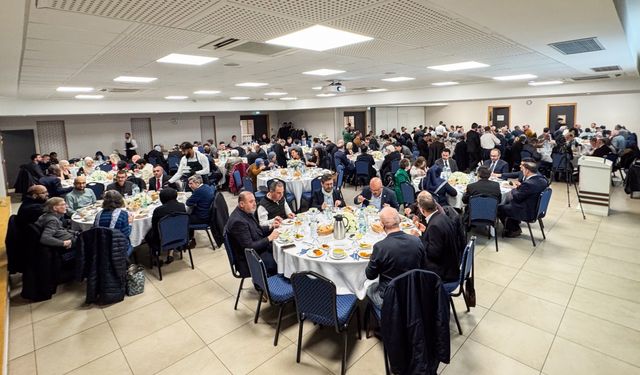 Strazburg'da geleneksel Ramazan iftarı: Farklı toplumları bir araya getirdi