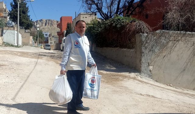 Yetimler Vakfı, Mardin’de yetimlere gıda yardımında bulundu