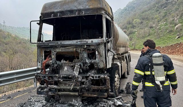 Gabar Dağı'nda akaryakıt tankeri alev aldı