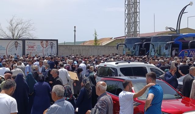 161 hacı adayı Bingöl'den dualarla uğurlandı