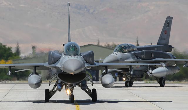 ABD ambargoyu kaldırdığı Vietnam'a 24 adet F-16 savaş uçağı veriyor