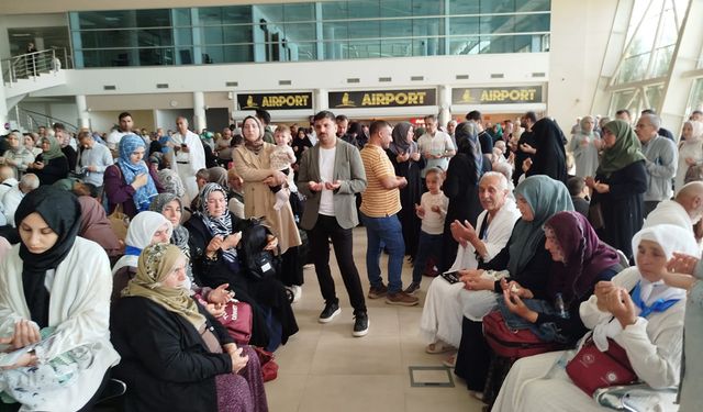 Adıyaman'da ilk hac kafilesi yola çıktı