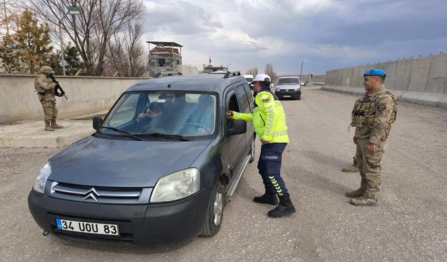 Ağrı'da gerçekleştirilen trafik denetimde 7 kişi gözaltına alındı