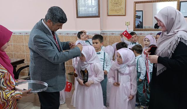 Anamurlu minikler Kur'an ile taçlandı