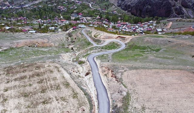 Ayvalı Mahallesi'nin 36 yıllık yol sorunu çözüldü