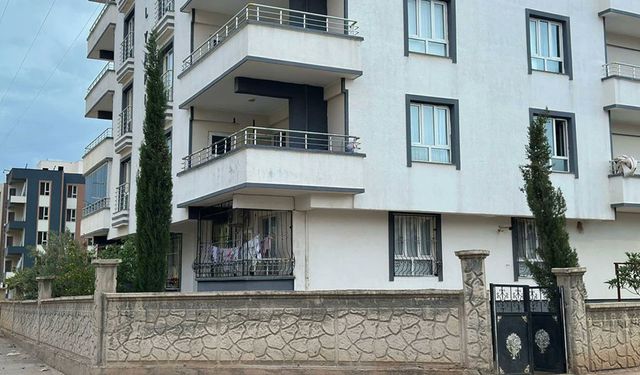 Balkondan düşen bebek hayatını kaybetti