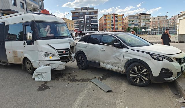 Batman'da maddi hasarlı trafik kazası